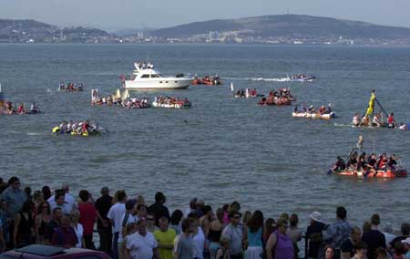 Mumbles raft race002