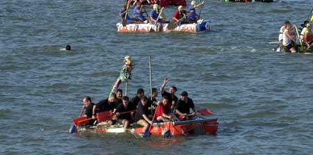 Mumbles raft race096