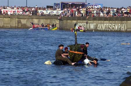 Mumbles raft race111